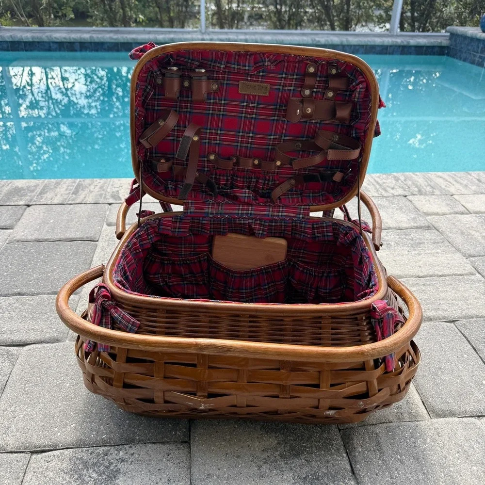 Picnic Time cutting board